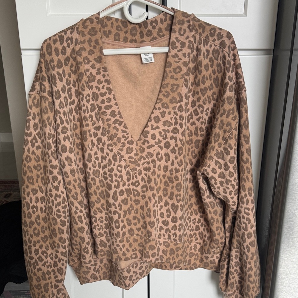 PINK Victoria's Secret Leopard Print V-Neck Top